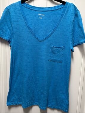 Women's V-Neck Short Sleeve Tee in Bright Blue